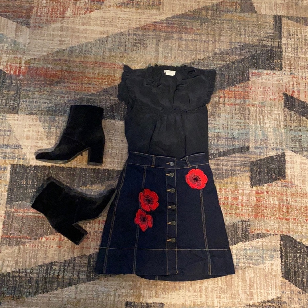 Kate Spade Broome Street, Poppy Flower Denim Mini Skirt, size 2.